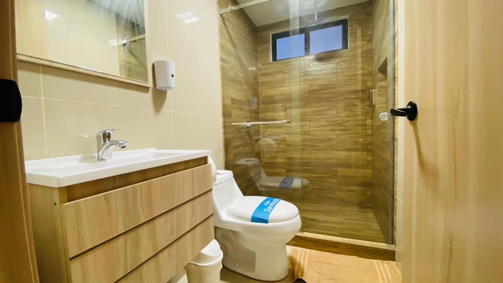 Vista Hills Loft & Jacuzzi A 10Min Consulado Americano Guayaquil 0*,  Ekwador