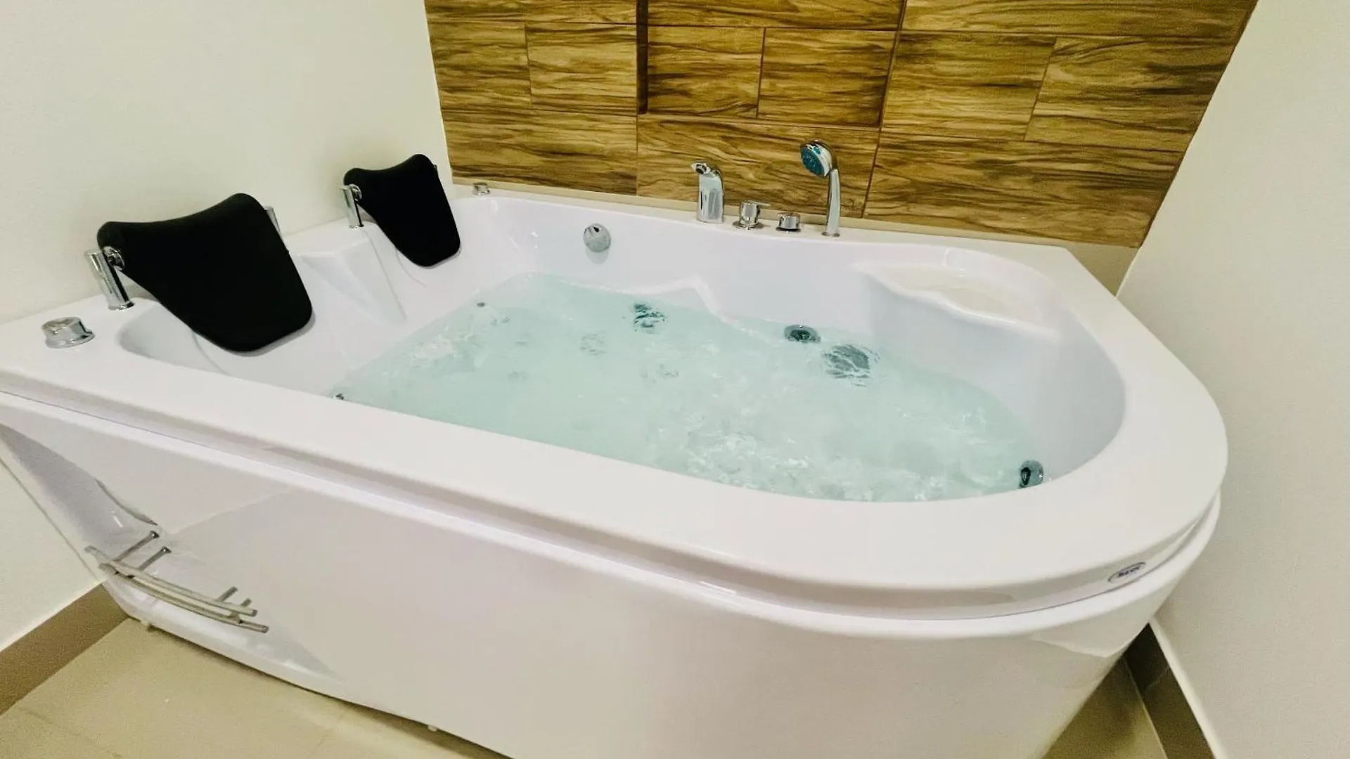 Apartament Vista Hills Loft & Jacuzzi A 10Min Consulado Americano Guayaquil
