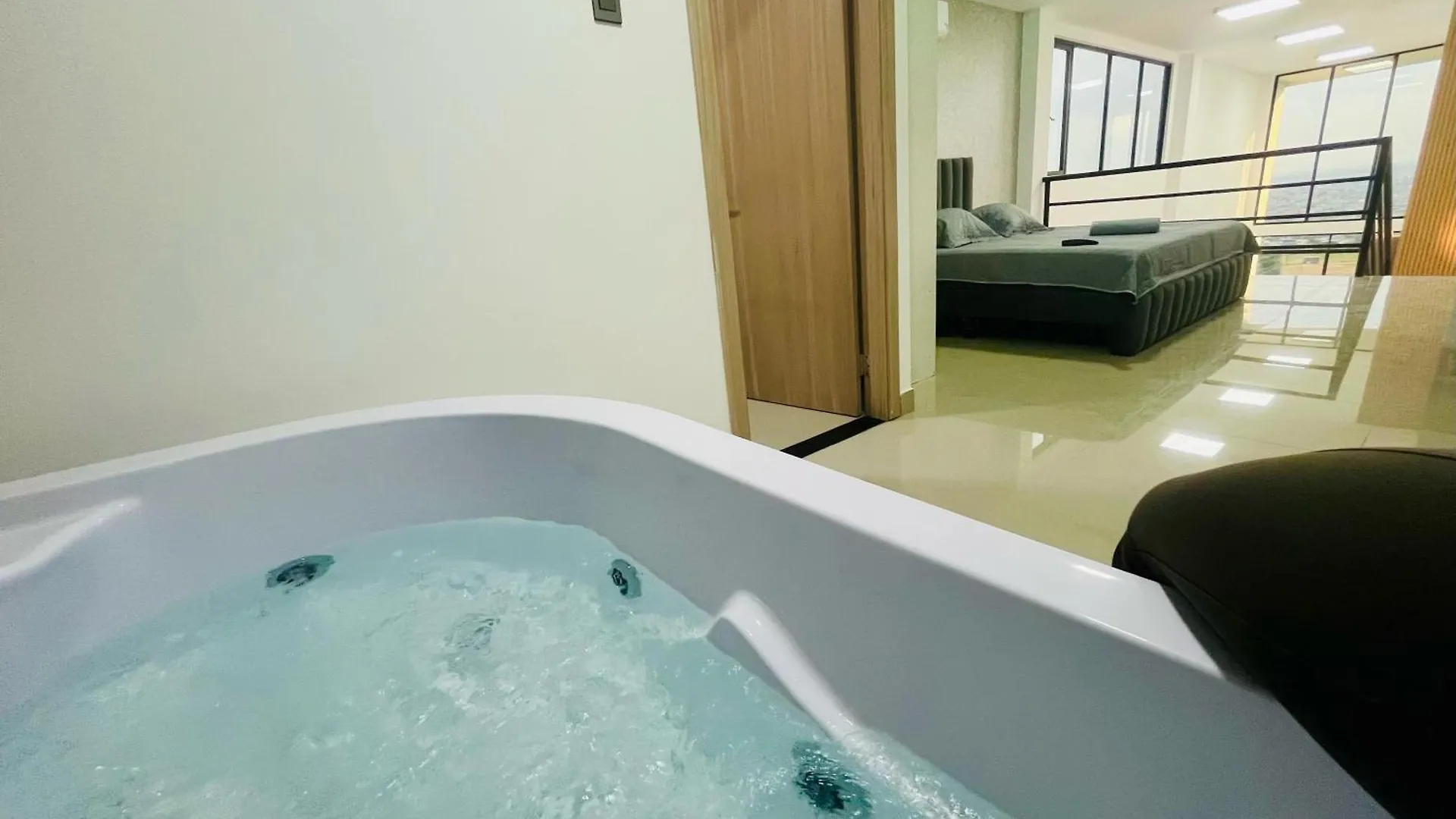 Vista Hills Loft & Jacuzzi A 10Min Consulado Americano Guayaquil