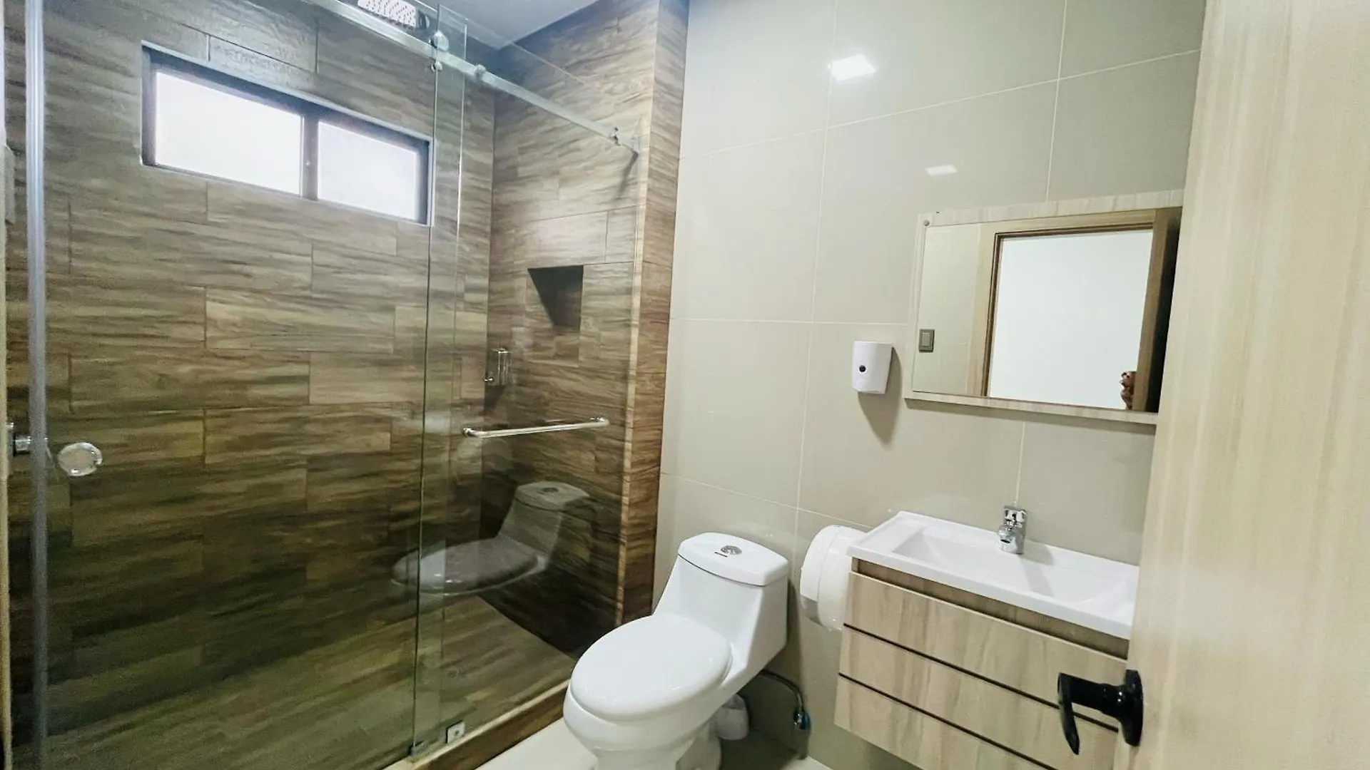 Vista Hills Loft & Jacuzzi A 10Min Consulado Americano Guayaquil Ekwador